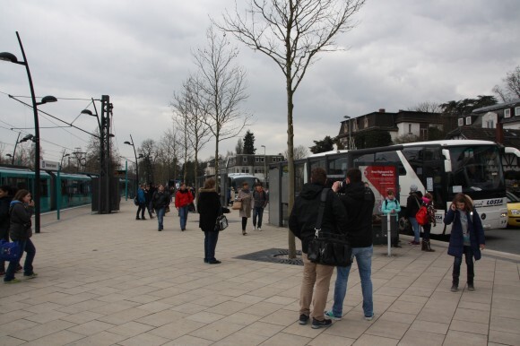 Der Oberurseler Bahnhof war der Knotenpunkt für beide Busrouten.